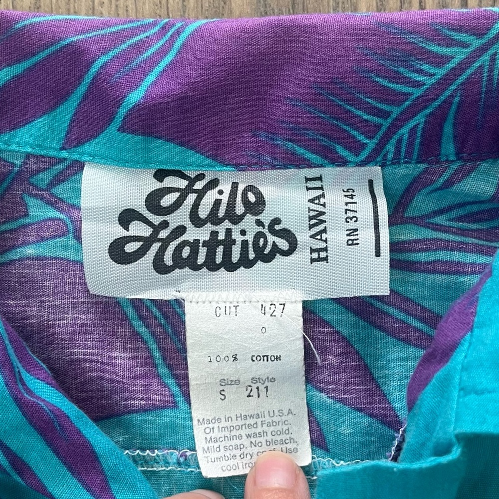 Vintage ‘80s Hilo Hattie’s Purple Hawaiian Top Sz S - Picture 2 of 5